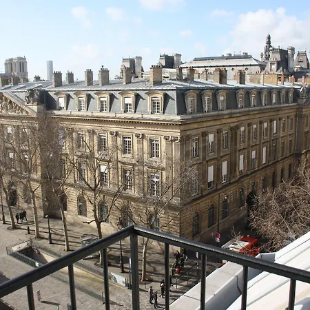 Hotel De Parigi